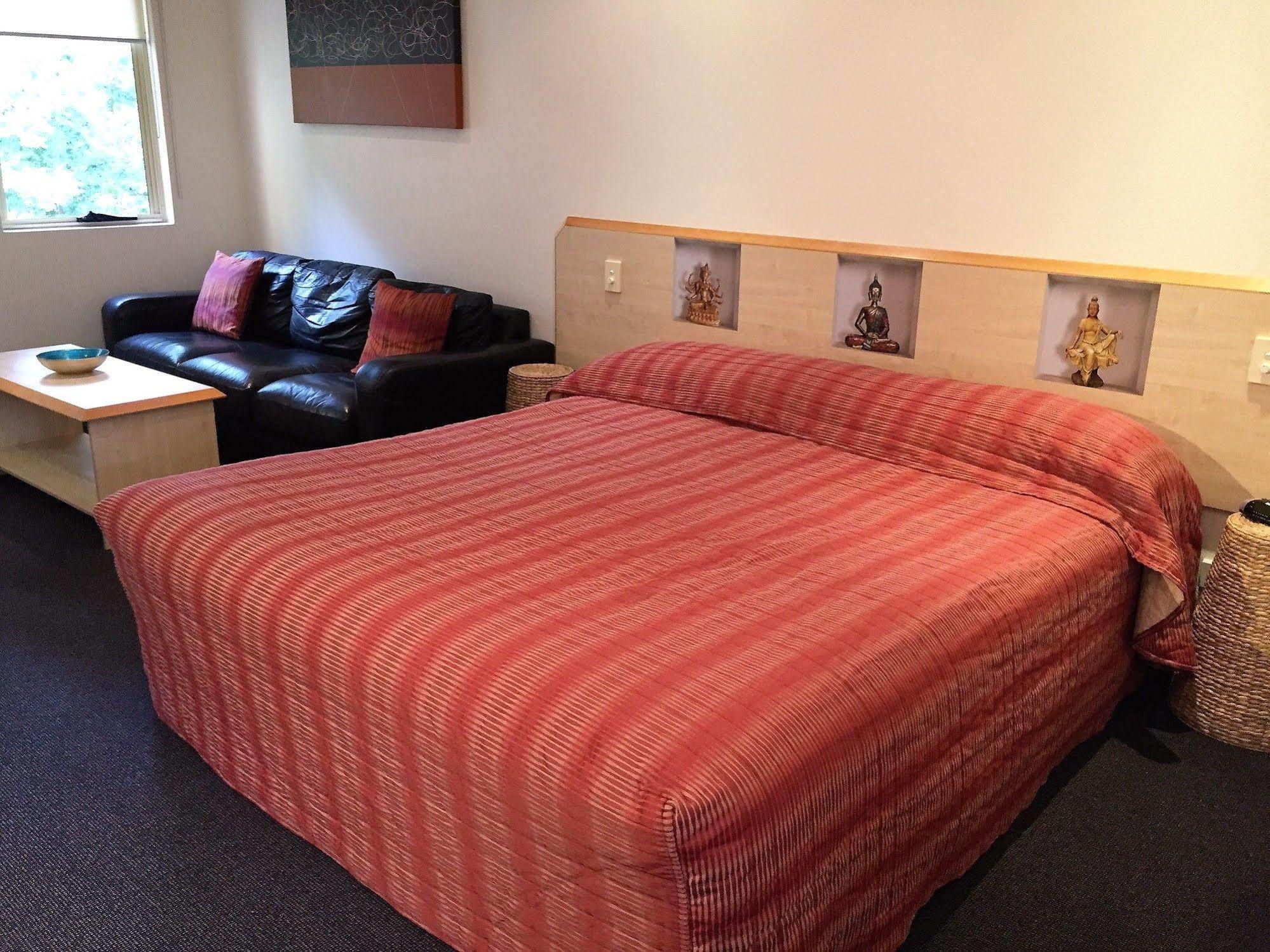 Red Bridge Motor Inn Woombye Экстерьер фото