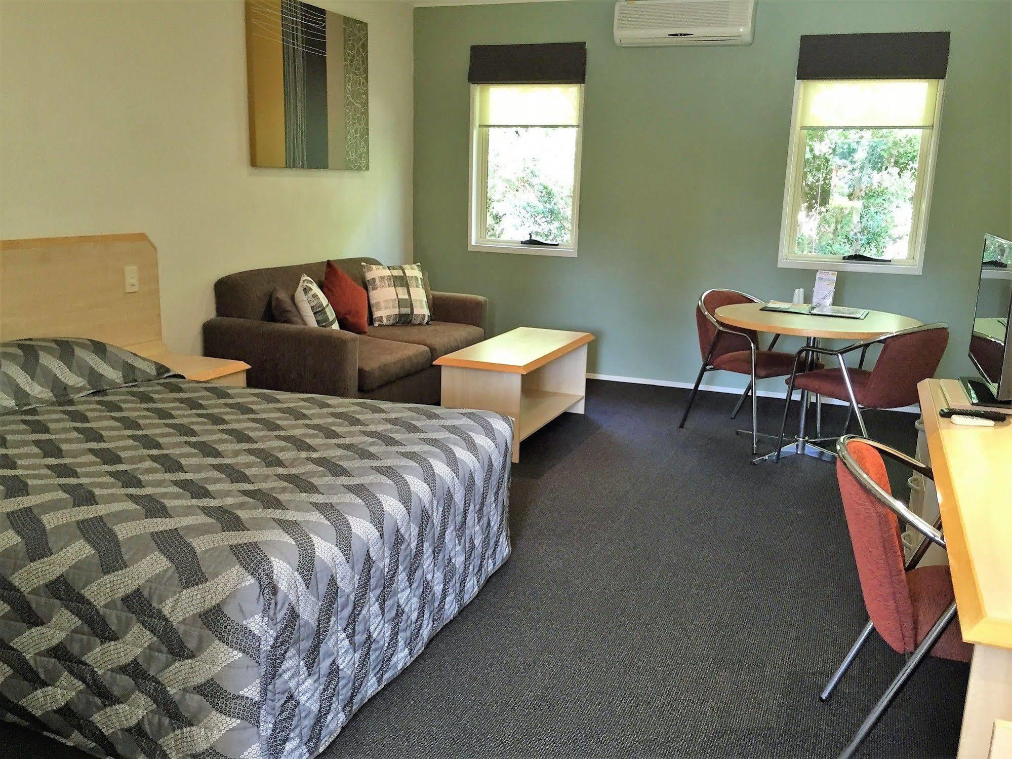Red Bridge Motor Inn Woombye Экстерьер фото