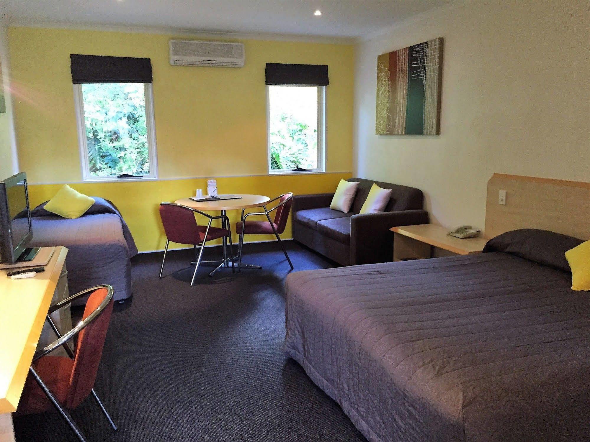 Red Bridge Motor Inn Woombye Экстерьер фото