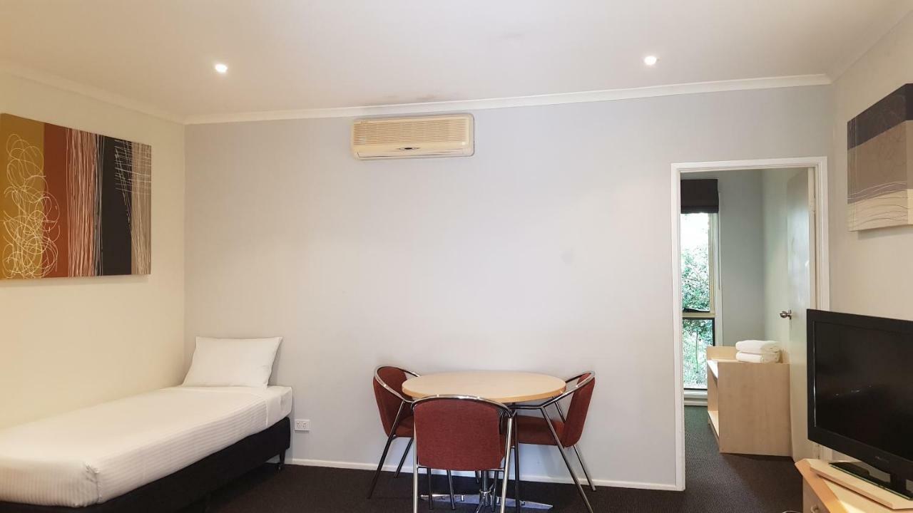 Red Bridge Motor Inn Woombye Экстерьер фото