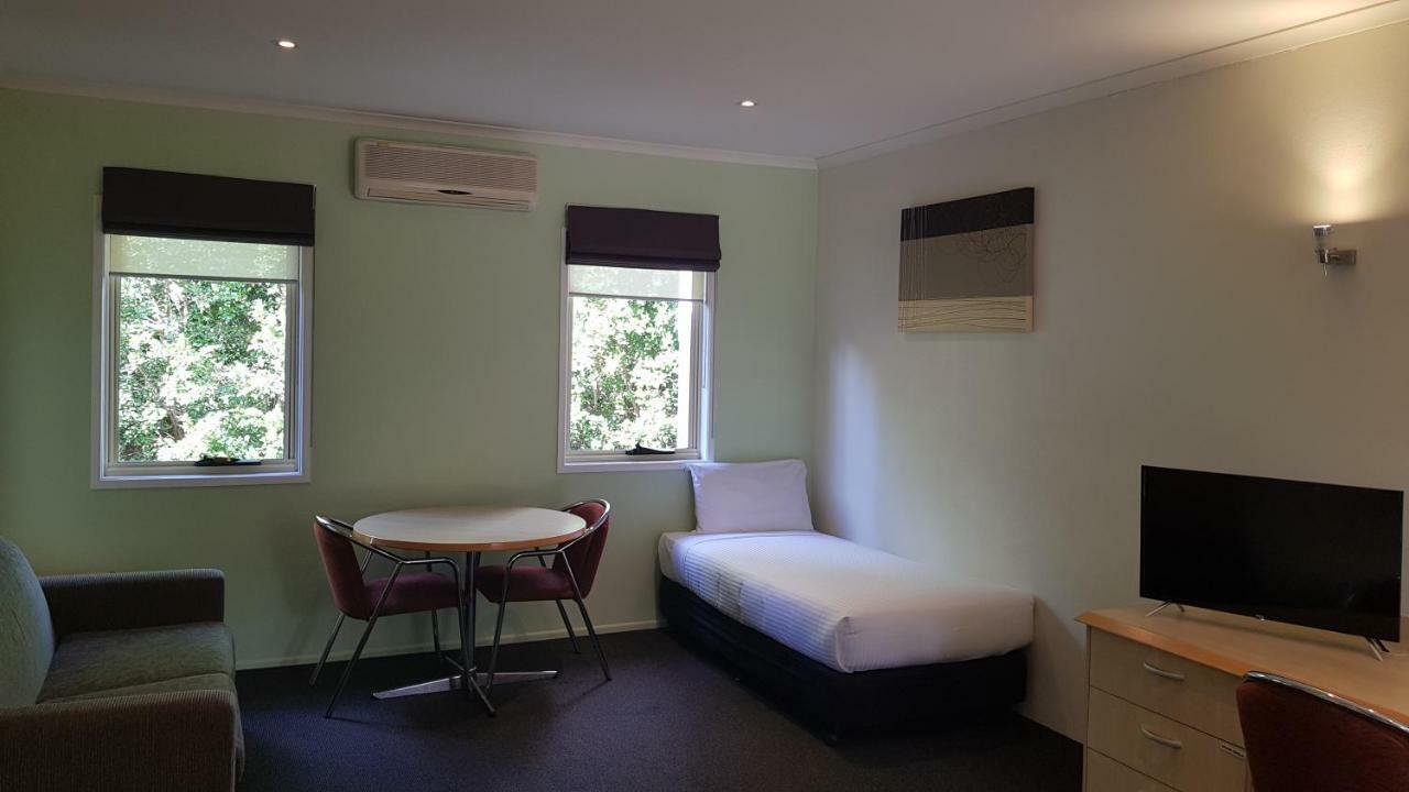 Red Bridge Motor Inn Woombye Экстерьер фото