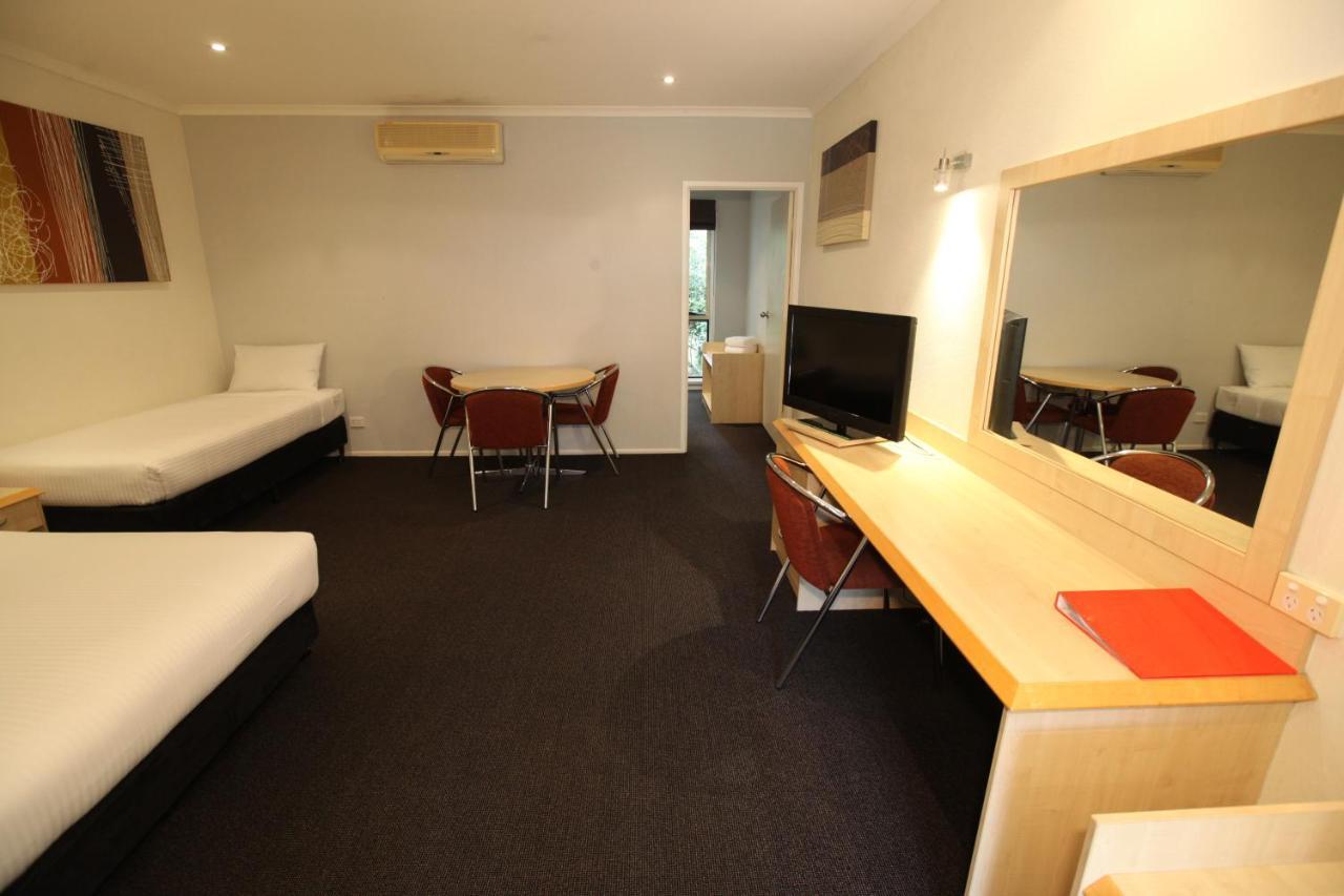 Red Bridge Motor Inn Woombye Экстерьер фото